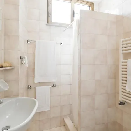 Miralaghi Hotel 3*